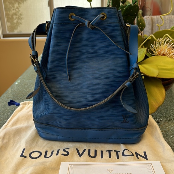 LOUIS VUITTON NOÊ BUCKET BAG IN TOLEO BLUE STRIATED EPI LEATHER W/ COA - Picture 4 of 13